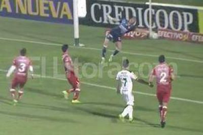 Uni�n sigue siendo una sombra cuando juega de visitante