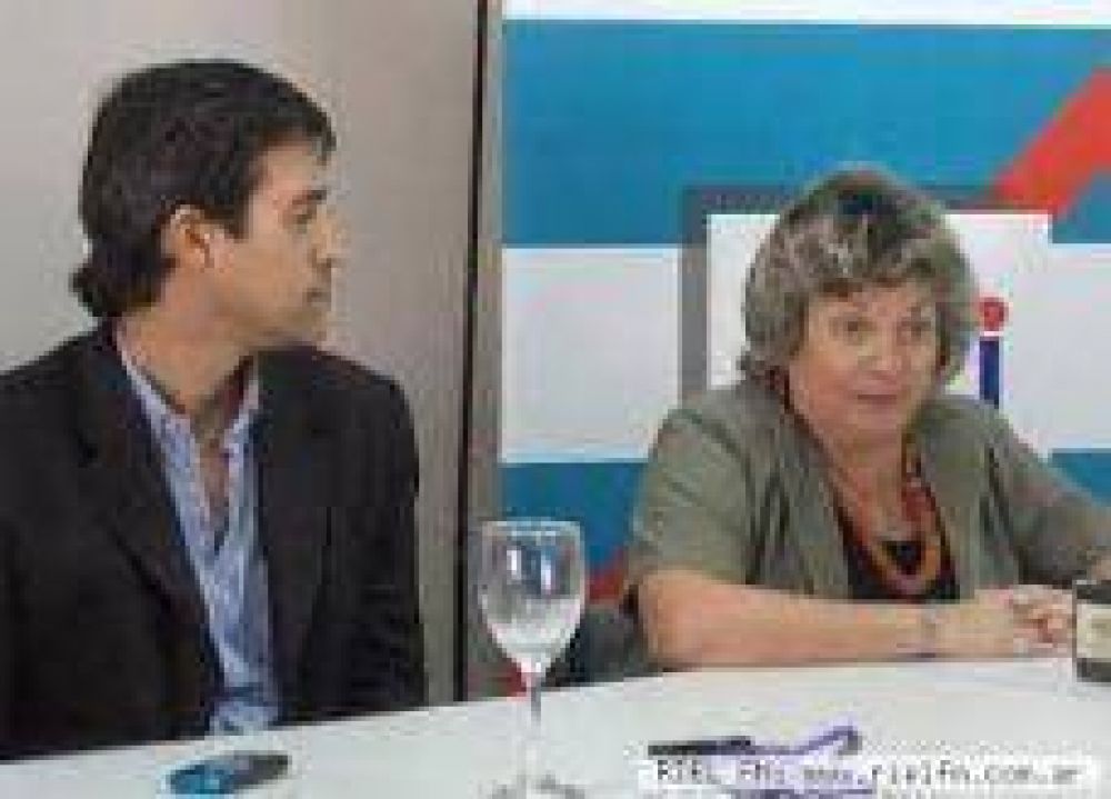 El massismo sum� a una ex aliada de Carri�