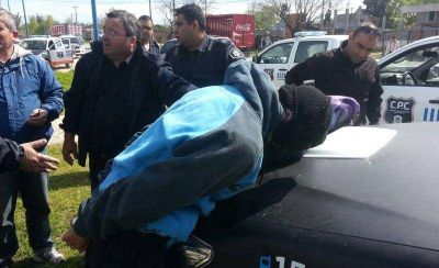 Detienen a dos menores que robaron un auto tras una persecuci�n