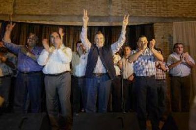 �Alperovich nos pidi� que caminemos la provincia juntos�