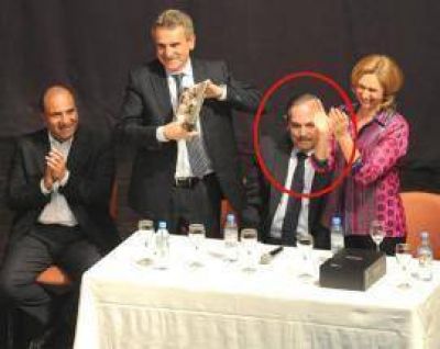 Alperovich se tuvo que bancar un acto con el 