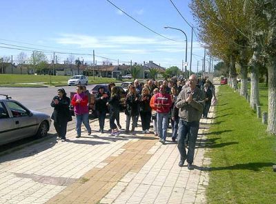 Importante manifestaci�n de vecinos en el Barrio Jard�n