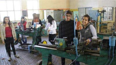 Cada vez m�s alumnos se inscriben en las escuelas t�cnicas y ya hay listas de espera     