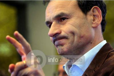 Papel�n: Todos los retweets y mensajes a favor que recibe Bruera, son de cuentas truchas