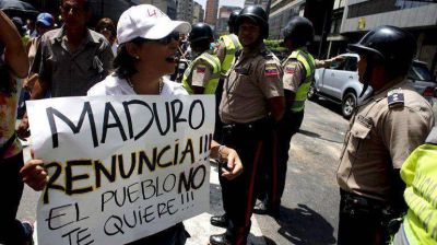 A dos meses del fin de la Ley Habilitante, los malos resultados azotan a Maduro
