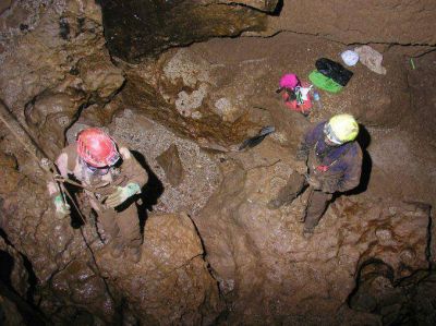 Per�: un explorador espa�ol est� atrapado en una cueva desde hace nueve d�as