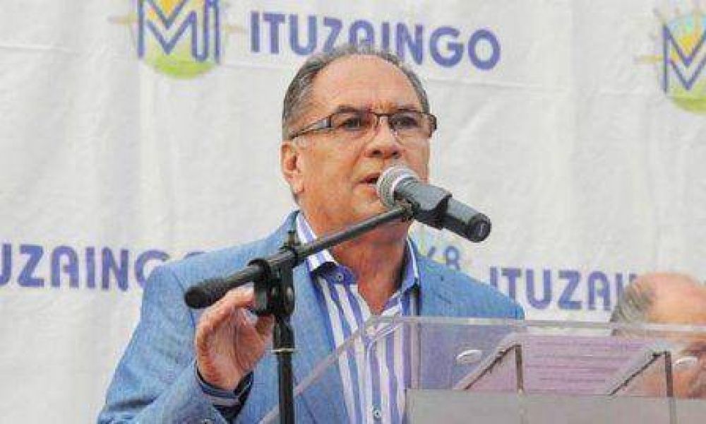 El intendente de Ituzaing� ech� a varios jefes policiales: 