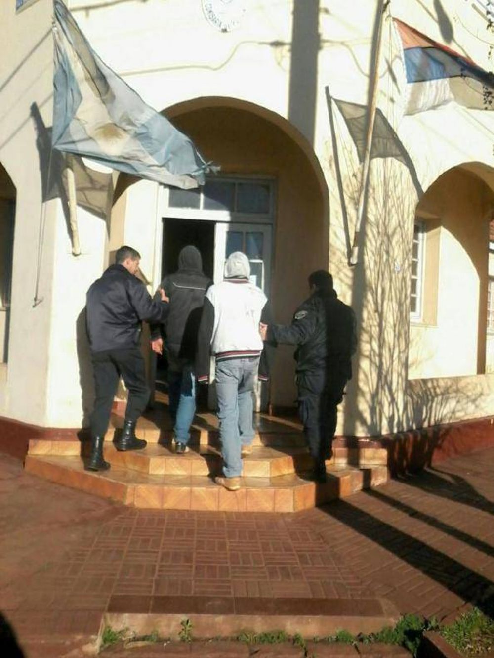 Secuestraron motos y detuvieron a diez personas en varios operativos