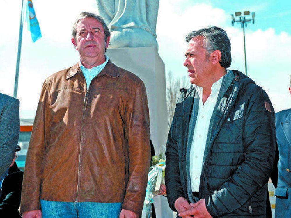 Los candidatos radicales exigen que se reglamenten las PASO