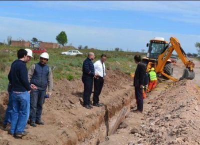 Comenz� obra de red de agua potable en Villa Germinal