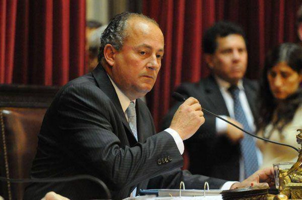 Marino se quej� por recorte de fondos para La Pampa