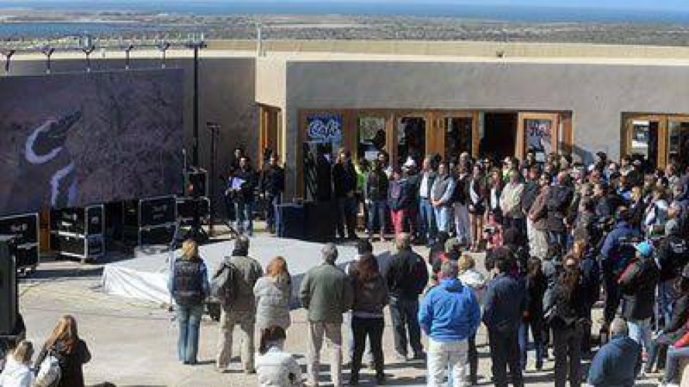 Buzzi inaugur� la temporada de ping�inos y se espera m�s de cien mil visitantes