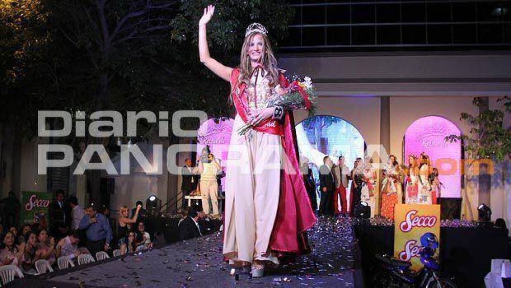 Rocio Ival Fachini se coron como la Reina de la Ciudad