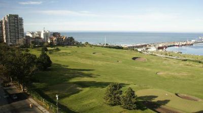 La joven que perdi� el ojo en la zona del golf ser� otra vez operada y podr�a recuperar la visi�n 