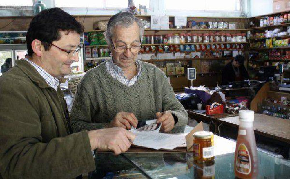 Encuestan a comerciantes para medir el impacto de la crisis