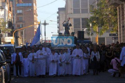 Cientos de paranaenses veneraron al patrono de Entre R�os en su d�a