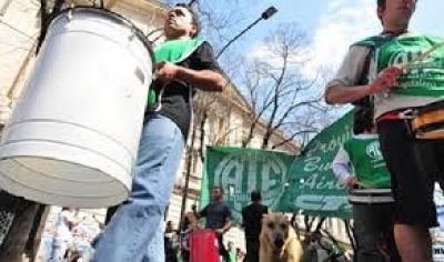 Otro d�a de paro de los trabajadores estatales
