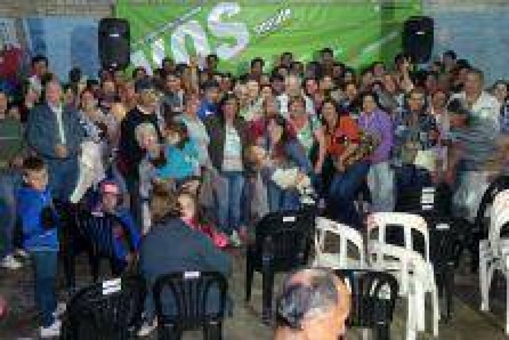 Sin hablar de candidaturas , Almada se acerc� a Stratta