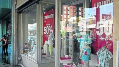 La gran mayor�a de los comercios estuvo cerrado por el �D�a del Empleado de Comercio�