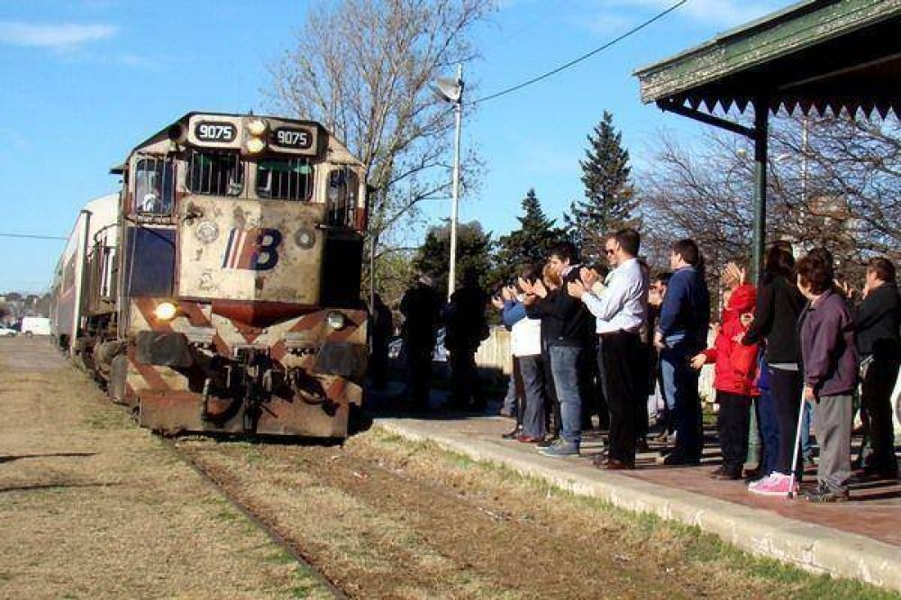 Tren: formaci�n de prueba pasar� por Catril� y Pico
