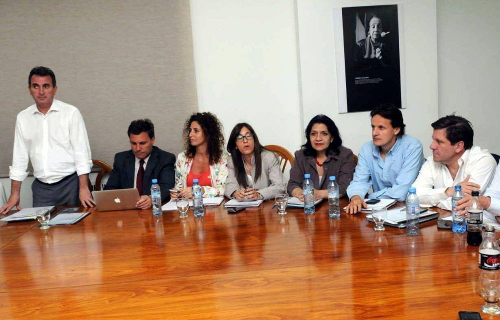 La UCR vuelve a condicionar a P�rez