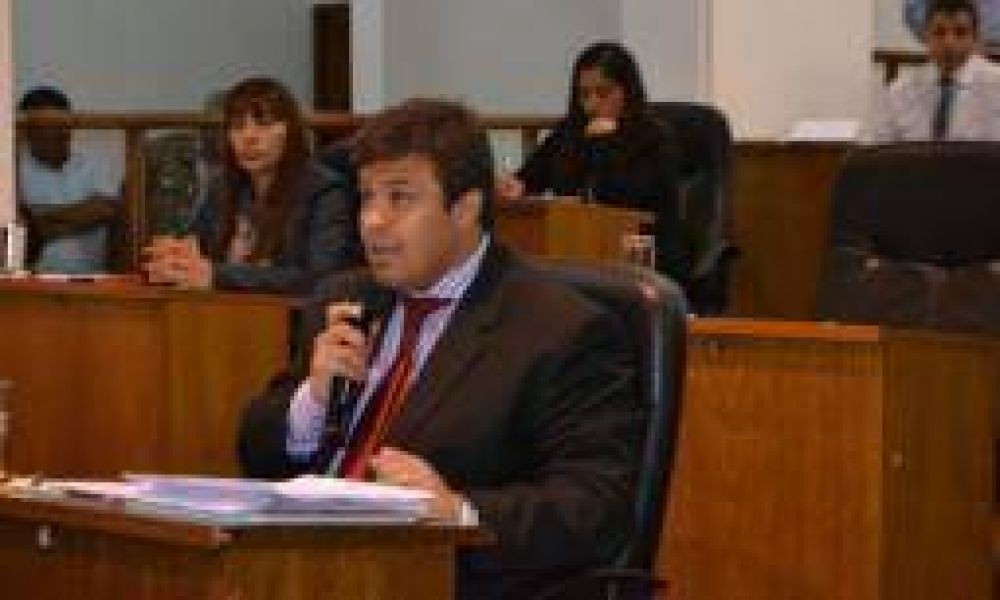 En bloque, el quintelismo sali� a cuestionar el acto del 17 de octubre
