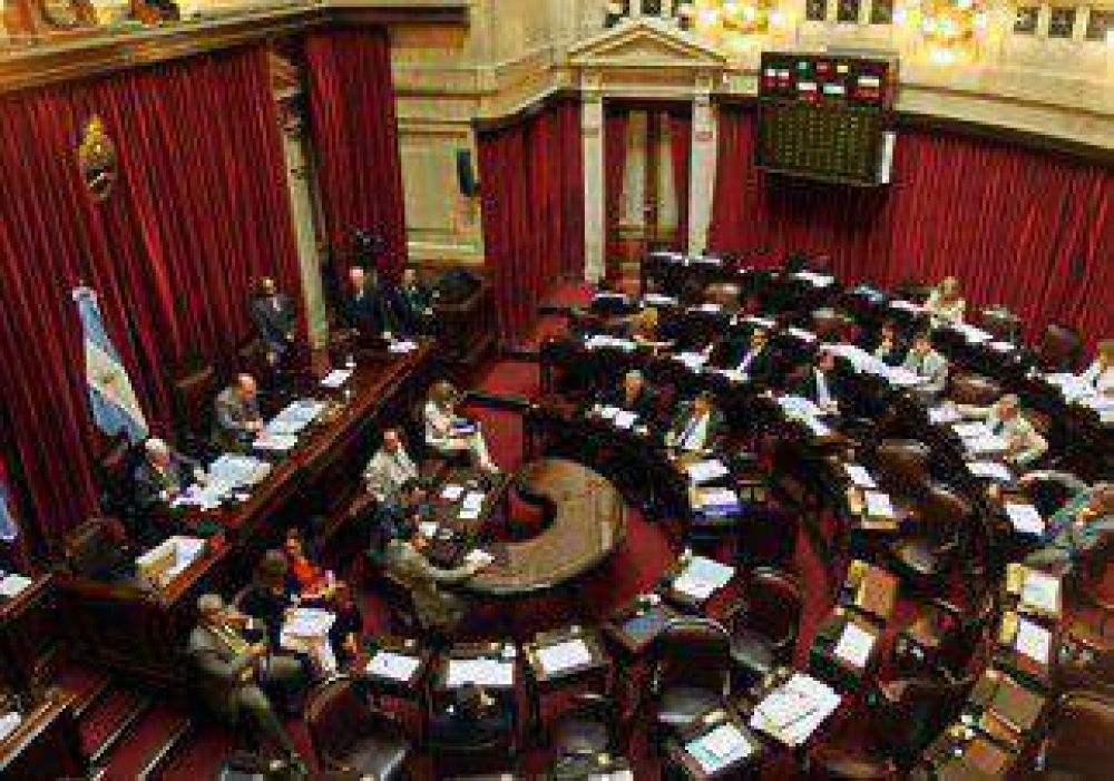 El Senado comienza a debatir la reforma de la ley petrolera 