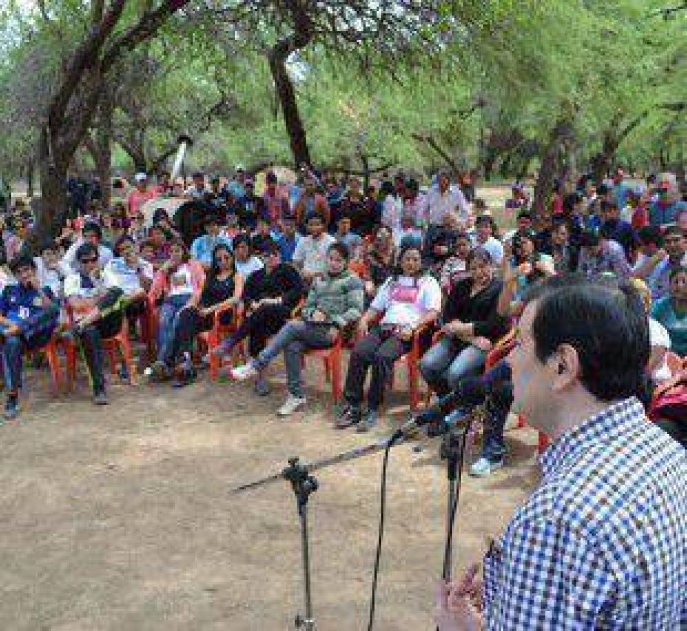 Con la presencia del Senador Zamora concluy� el �Conversatorio sobre Afrodescendientes�