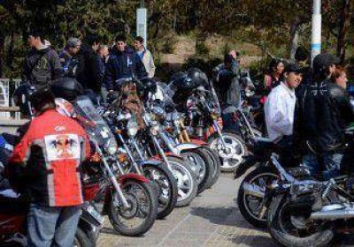 Motoqueros se movilizaron contra el uso de chalecos 