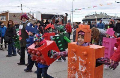 Una multitud disfrut�, en R�o Grande, del Desfile de la Primavera