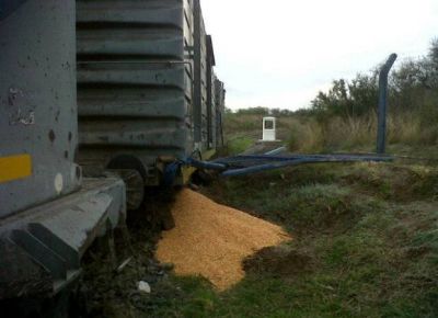 Villa Mercedes: se descarrilaron seis vagones de un tren que transportaba ma�z
