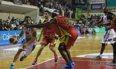 Regatas despeg� y tom� vuelo ganador