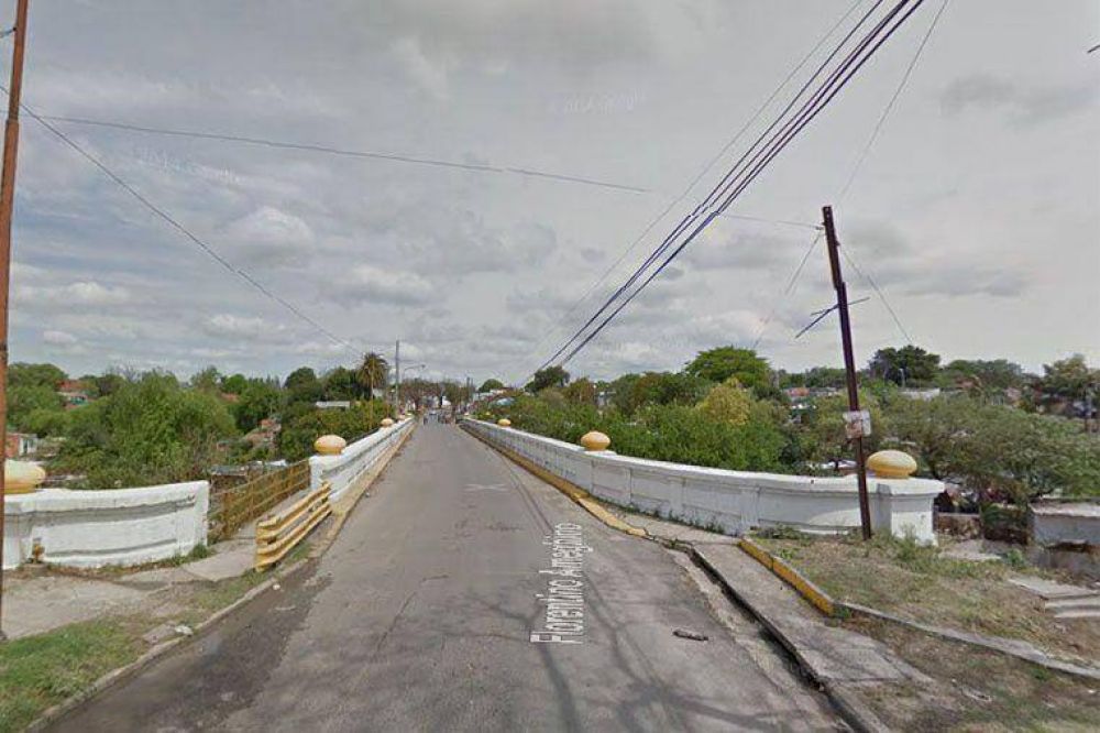 Dos polic�as heridos en la zona del Puente Blanco de Paran�