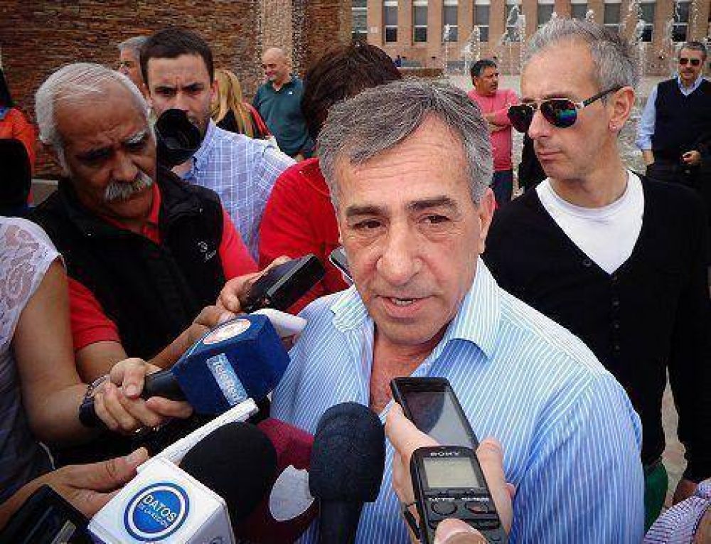 �Lo del Padre Molina fue un exabrupto�, se�al� Cariglino