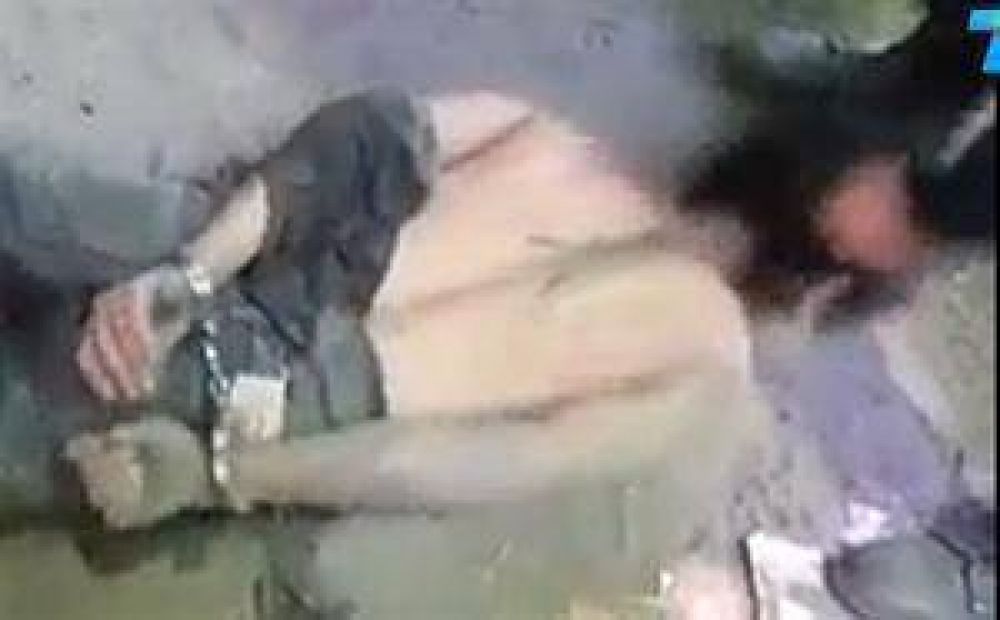 Un video muestra c�mo la polic�a tortura a un detenido en Tucum�n