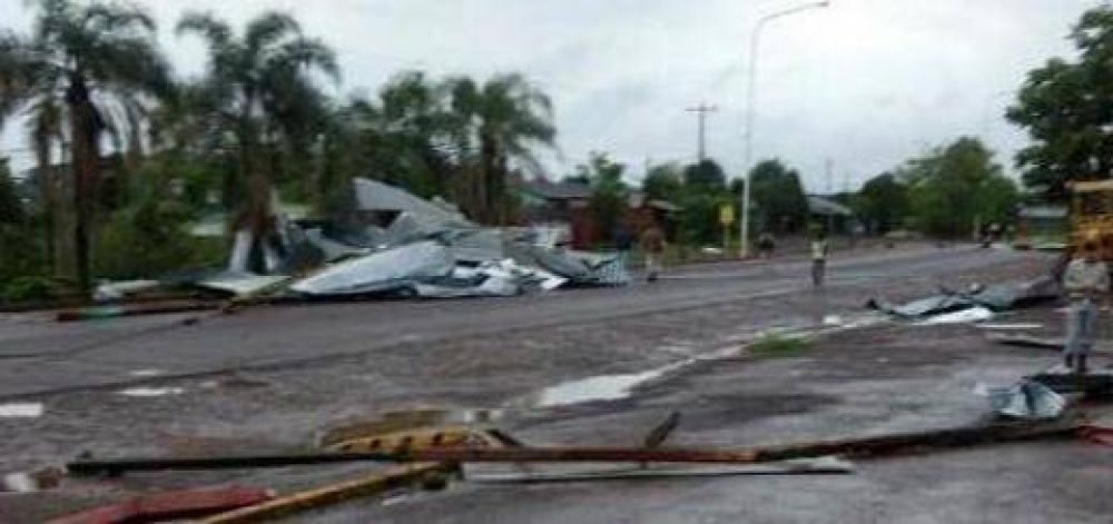 Fuerte temporal caus� da�os importantes en vecindarios de Dos de Mayo y Ap�stoles