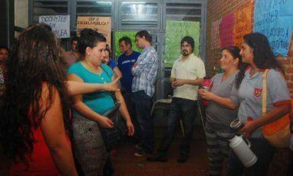 Robaron papeles que comprueban la existencia de los �cargos fantasmas� del CEP 17