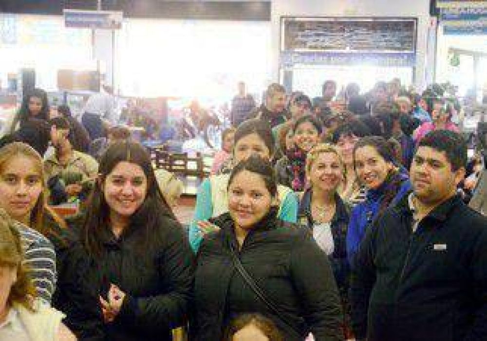 Las neuquinas deliran por Abel Pintos 