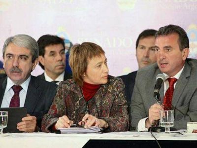 P�rez y otros gobernadores de la OFEPHI defendieron la nueva Ley de Hidrocarburos
