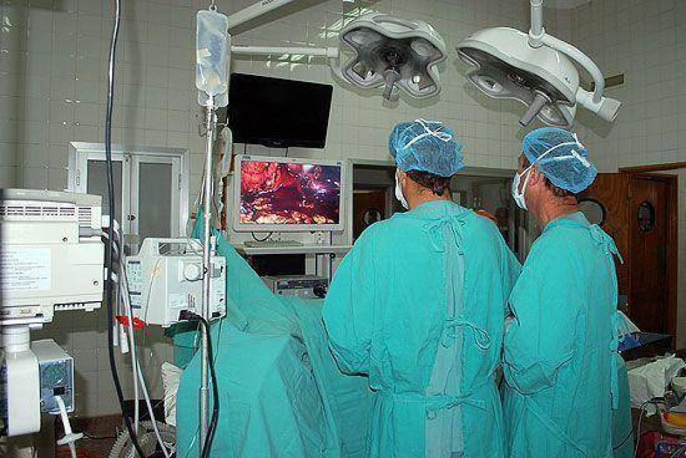 Practicaron una cirug�a in�dita de t�rax en el Hospital Municipal