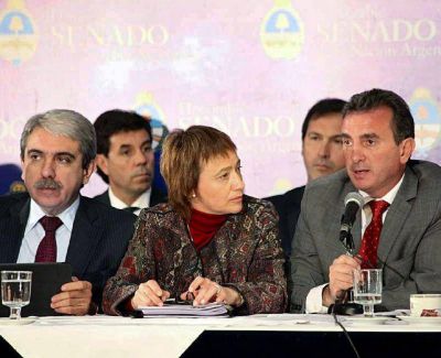 Un d�a de furia entre P�rez y la UCR
