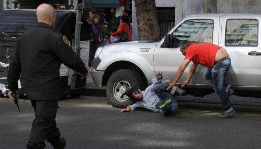 Legislatura: Viviani se despeg� de los incidentes entre taxistas