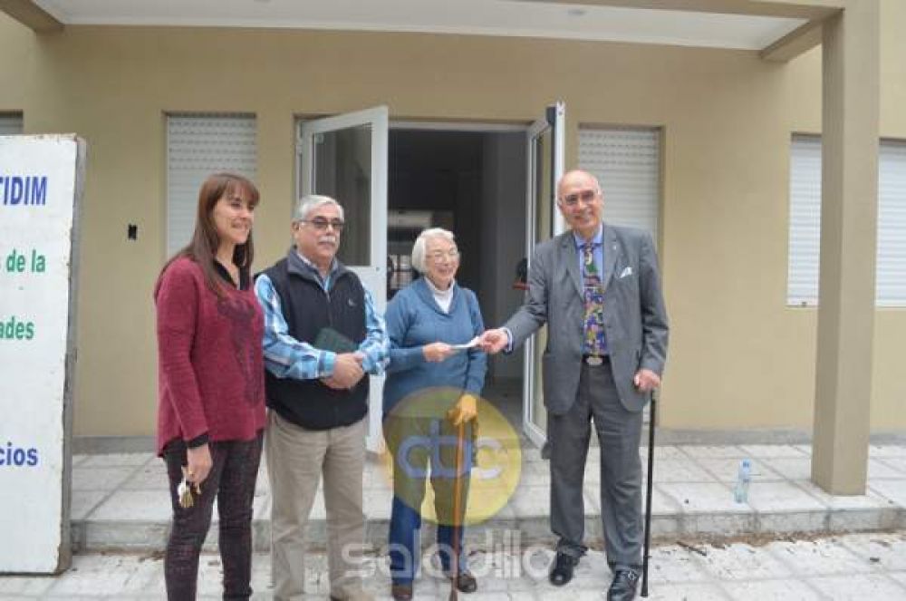 Gorosito entreg� aporte econ�mico para el Hogar Do�a Patro
