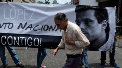Leopoldo L�pez denunci� a Nicol�s Maduro por dos de las tres muertes del 12 de febrero