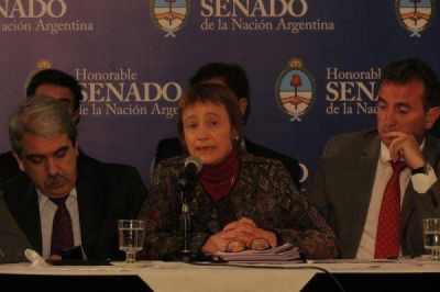 R�os aclar� que por la nueva Ley de Hidrocarburos �no he sido presionada, ni mi gobierno ha sido presionado�