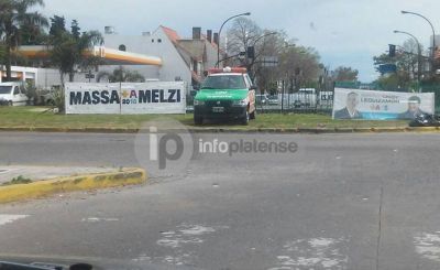 �Las patrullas de Bruera le cuidan los carteles a Massa?