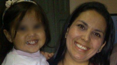 Dieron de alta a la beba que sobrevivi� en una alcantarilla junto al cad�ver de su madre
