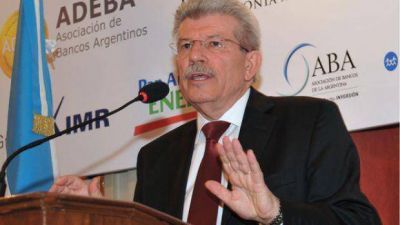 F�brega present� su renuncia al Banco Central