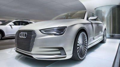 Por no poder importar, concesionarias de autos de alta gama suspenden personal