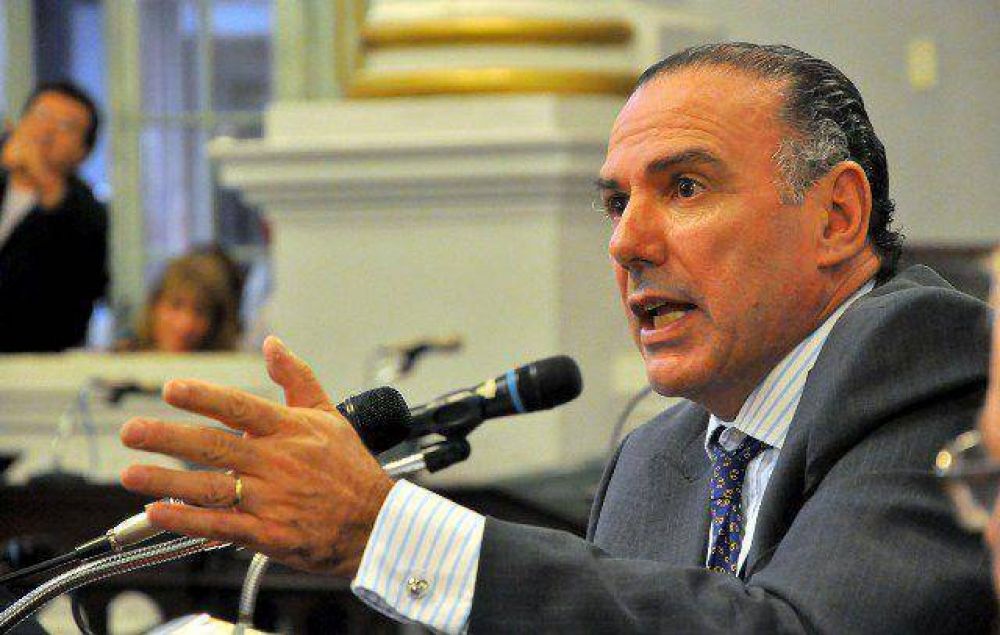 Breard denuncia a los legisladores K